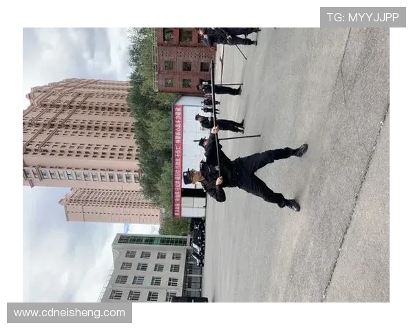 边城英烈传：百年风雨中的英雄韶华与家国情怀